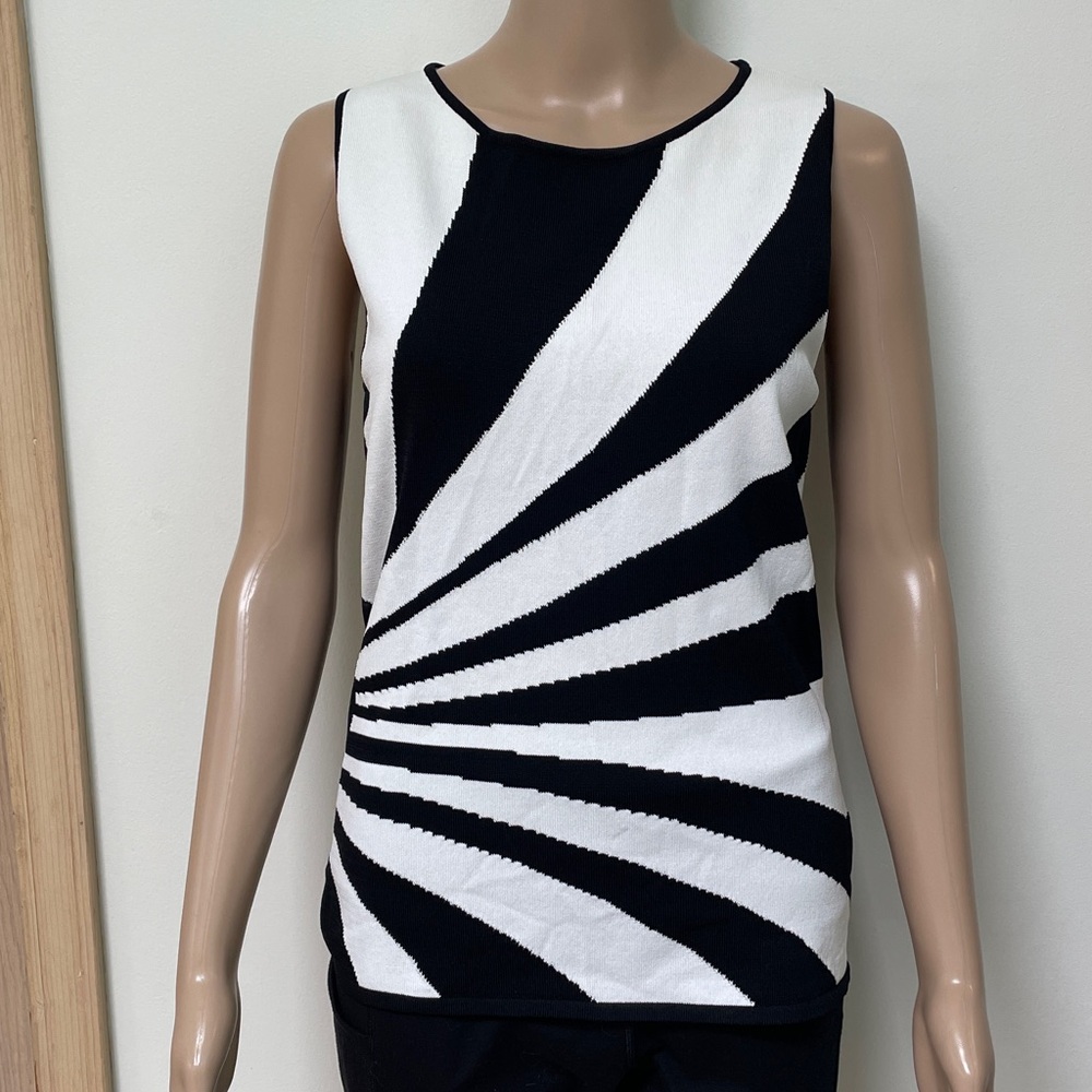 Cache Black and White Top